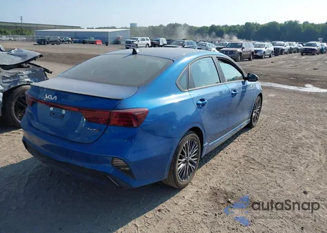 2022 Kia Forte Gt-Line z USA, uszkodzony, nr VIN 3KPF54AD6NE470858